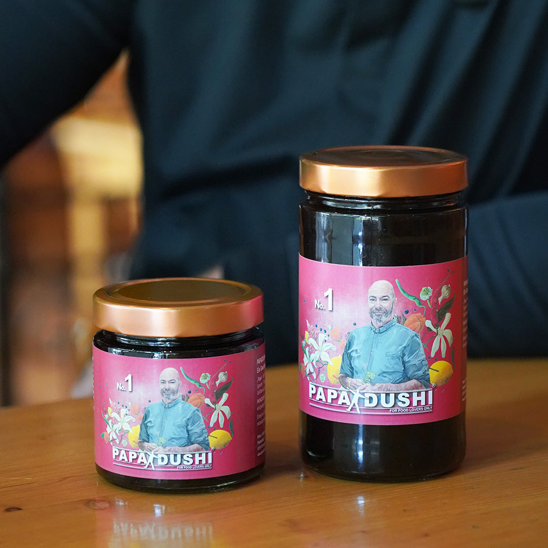 Würzmarinade auf Basis von süßer Sojasauce (Ketjap Zoet)